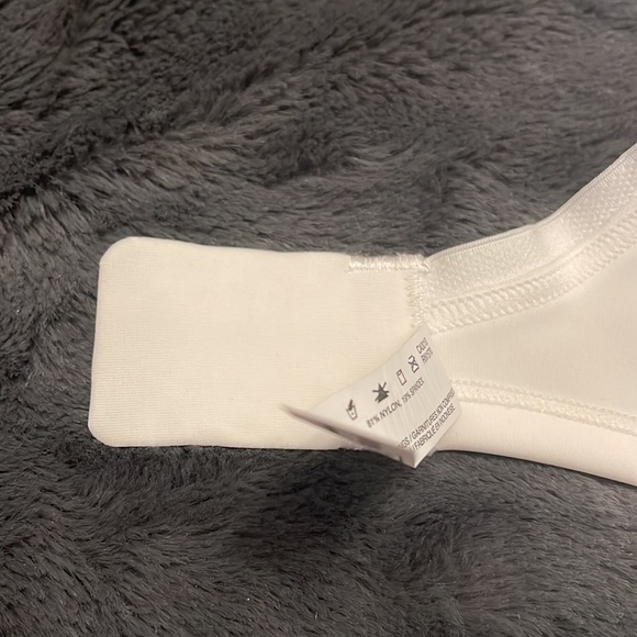 NEW - WonderBra 2483 - White - Wire Free - 36 C - Picture 10 of 14